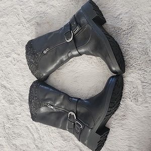 Women’s Baretraps Carisse Black  Boots with buckle and zip size 7 5 NWOB